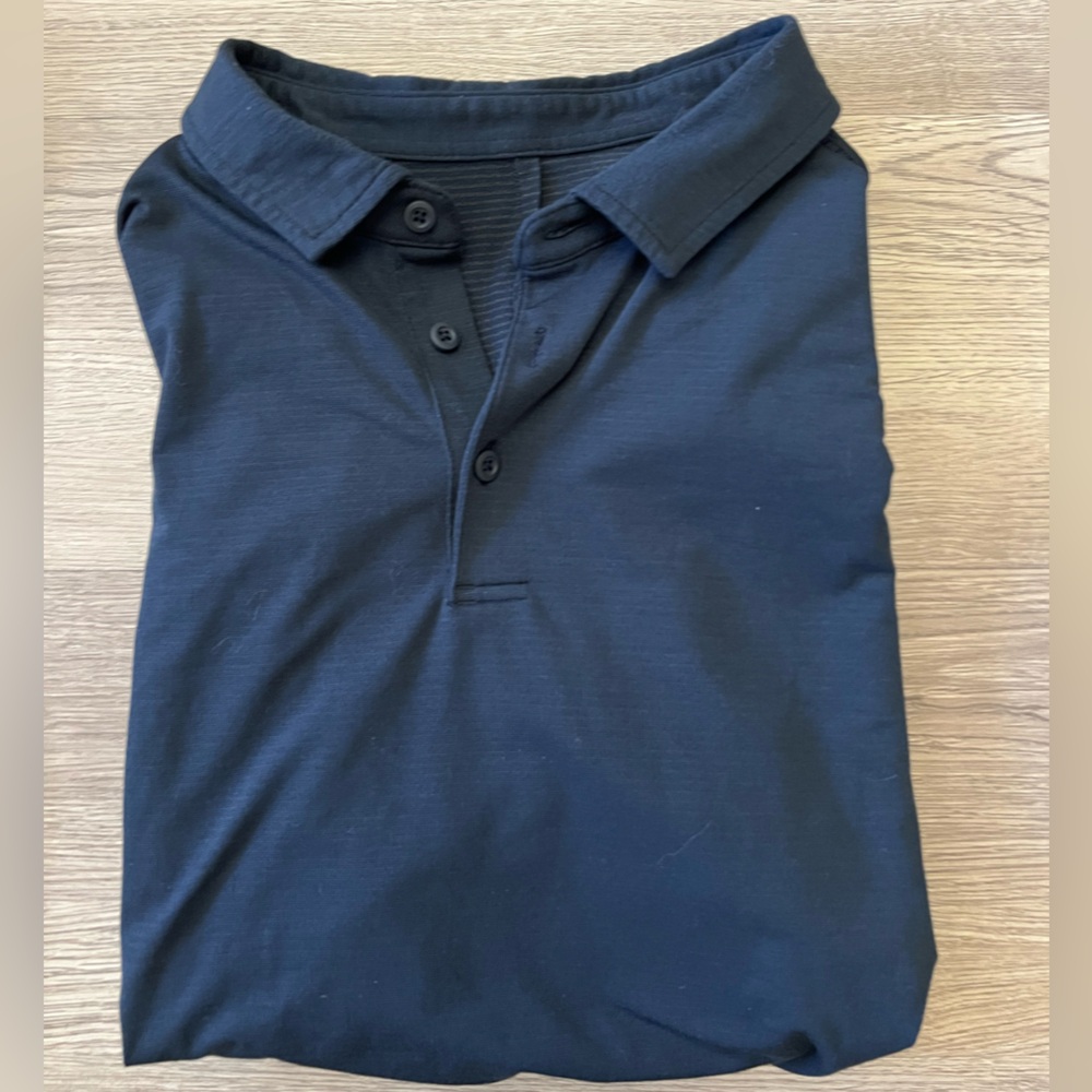 Lululemon polo (navy blue) L